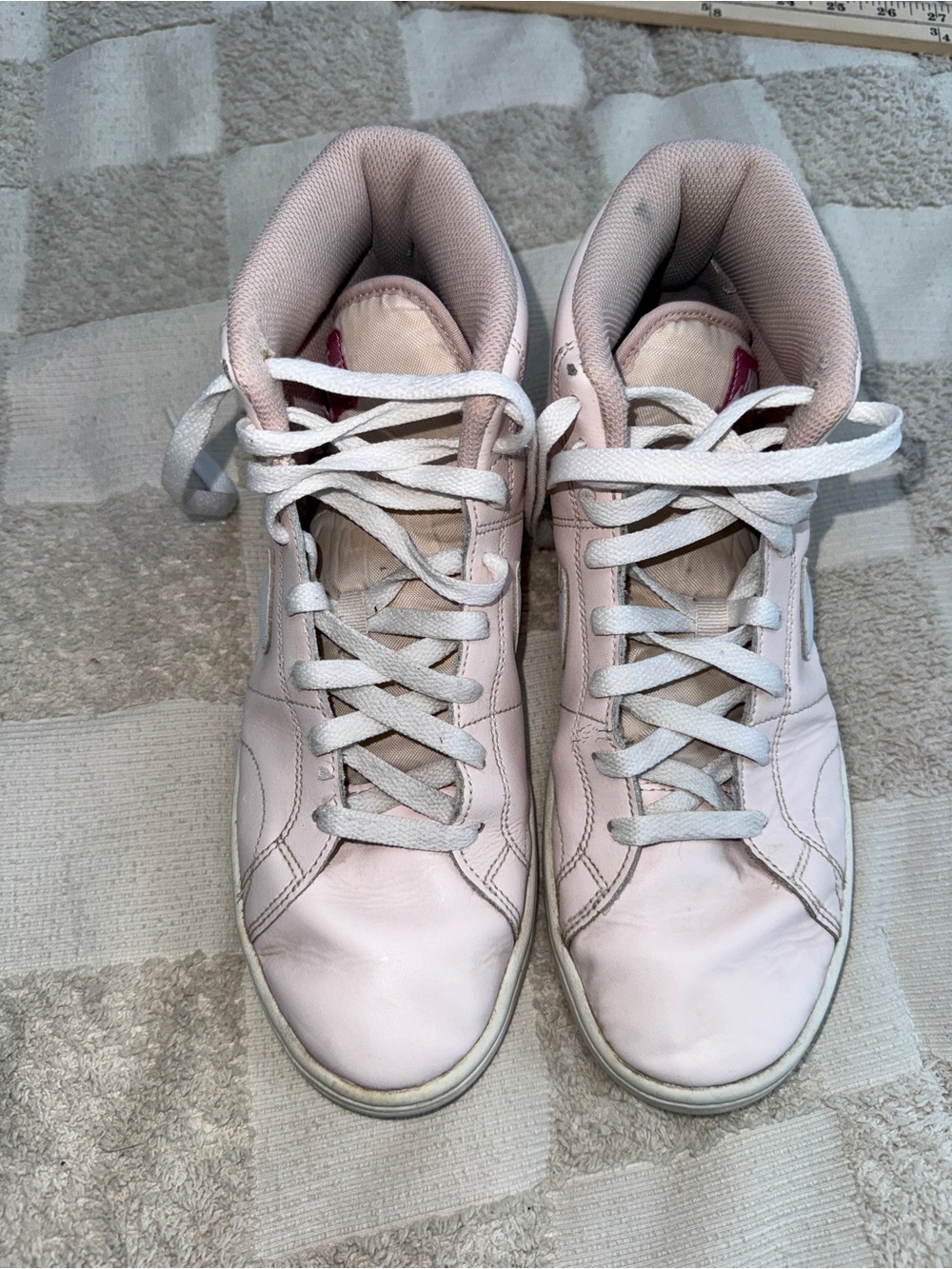 Women’s Pink Leather High-Top‎ Sneakers size 10